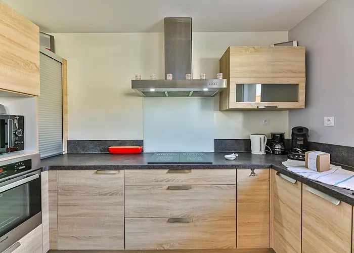 Semesterbostad Charmante Maison Cosy Avec Piscine, Dome & Parking Commequiers