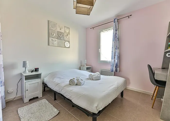 Semesterbostad Charmante Maison Cosy Avec Piscine, Dome & Parking